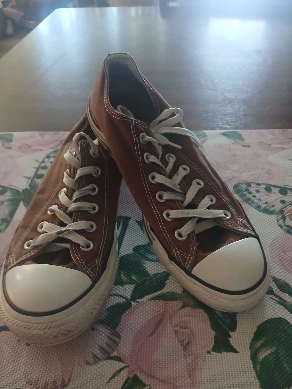 Size 9 Converse Brown Low-Top Sneakers